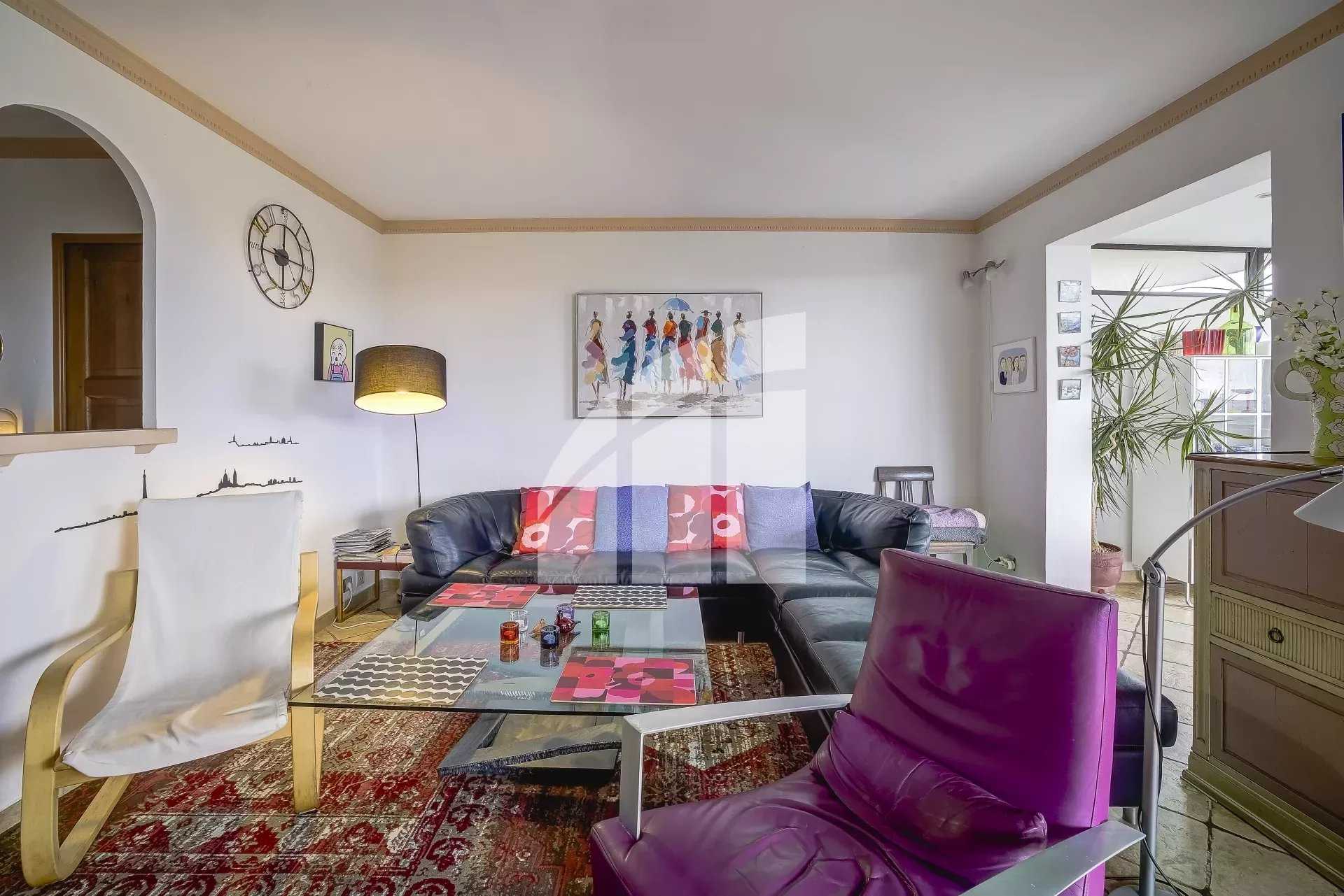 Condominium in Nice, Alpes-Maritimes 12641845