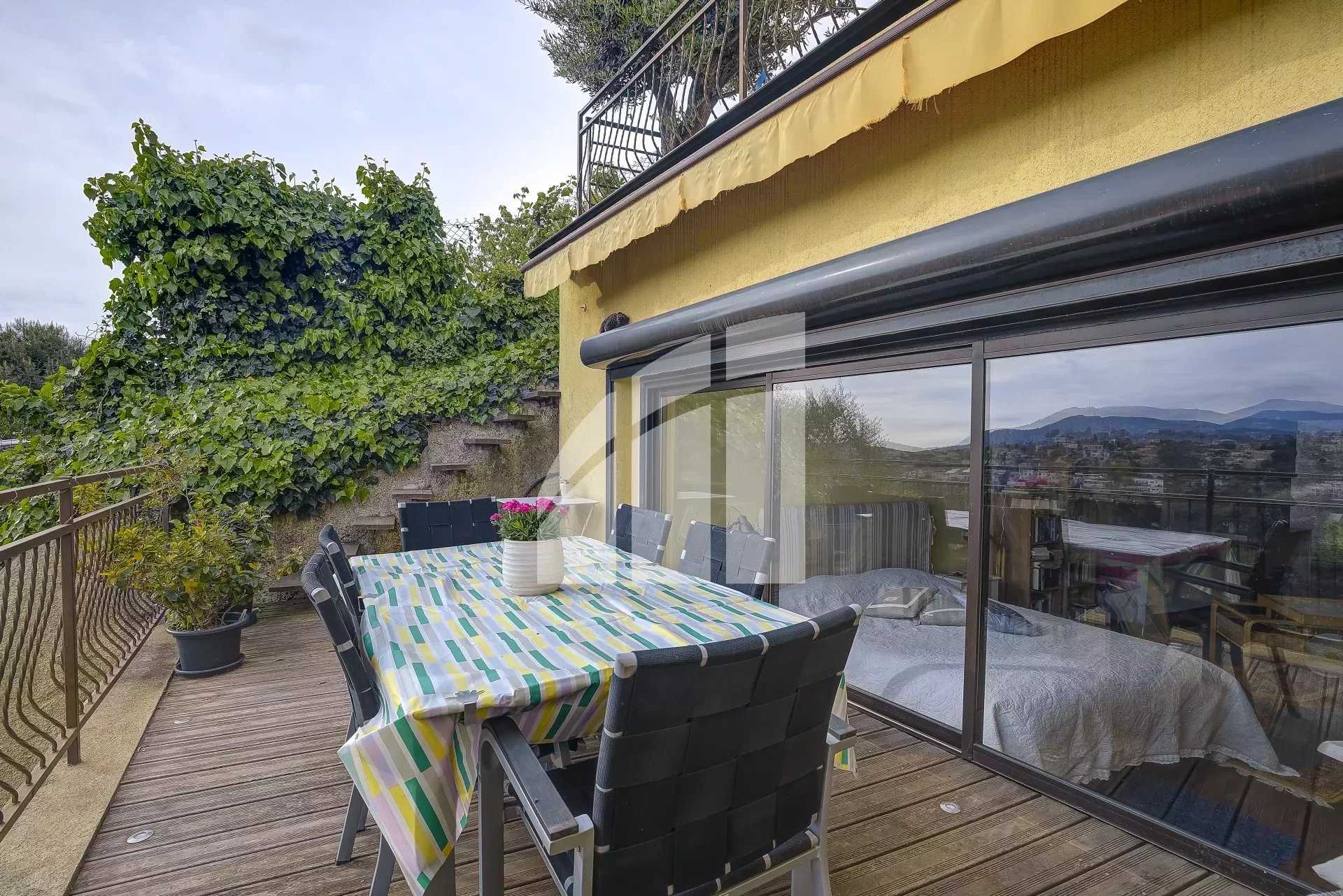 Condominium in La Madeleine, Provence-Alpes-Cote d'Azur 12641845