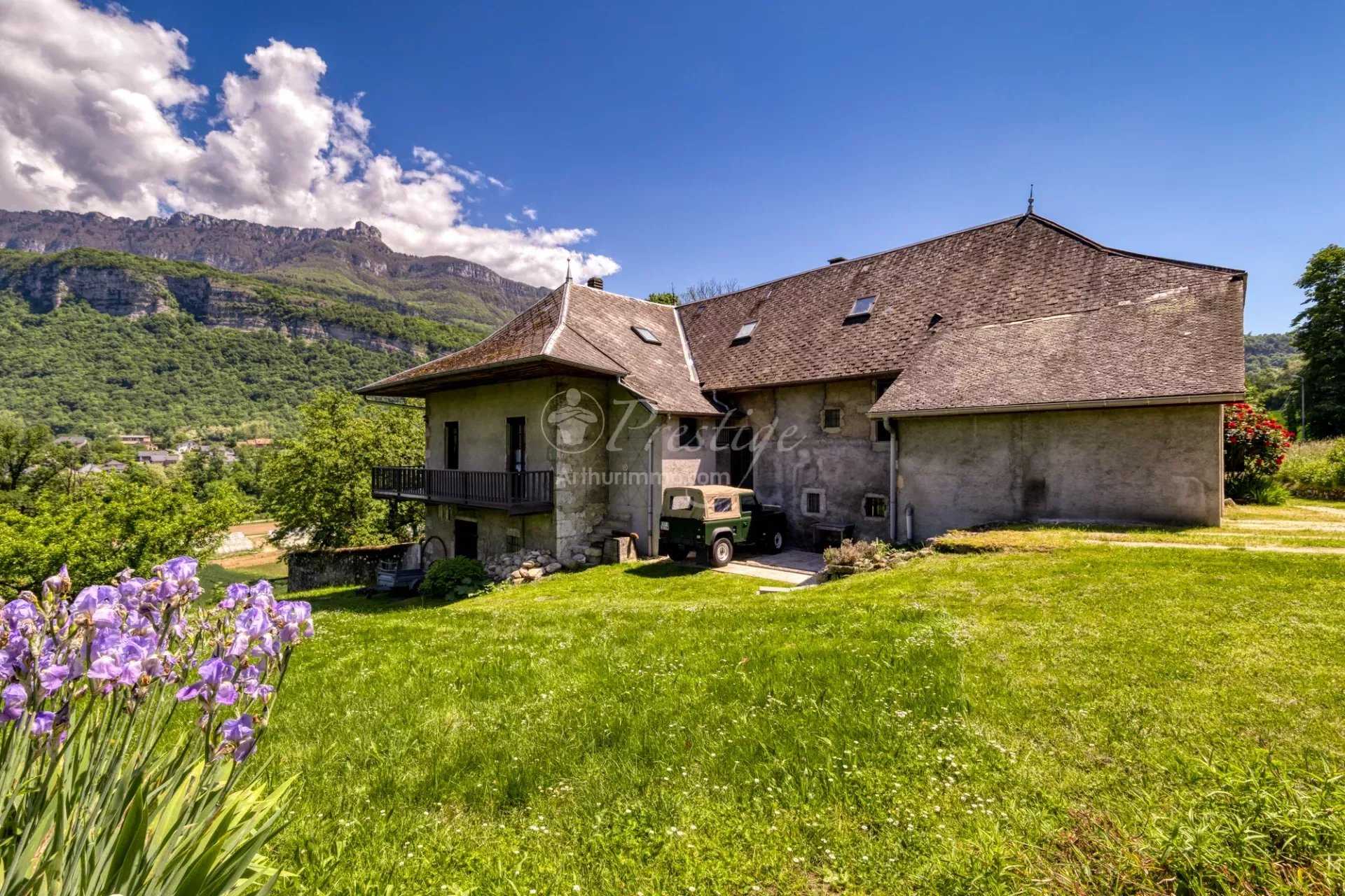 Dom w Mery, Owernia-Rodan-Alpy 12641987