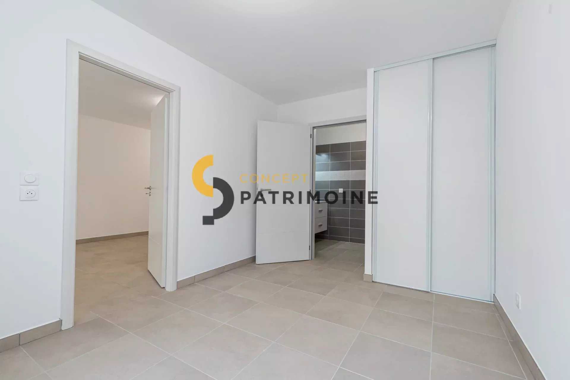Condominium in Nice, Provence-Alpes-Cote d'Azur 12642016