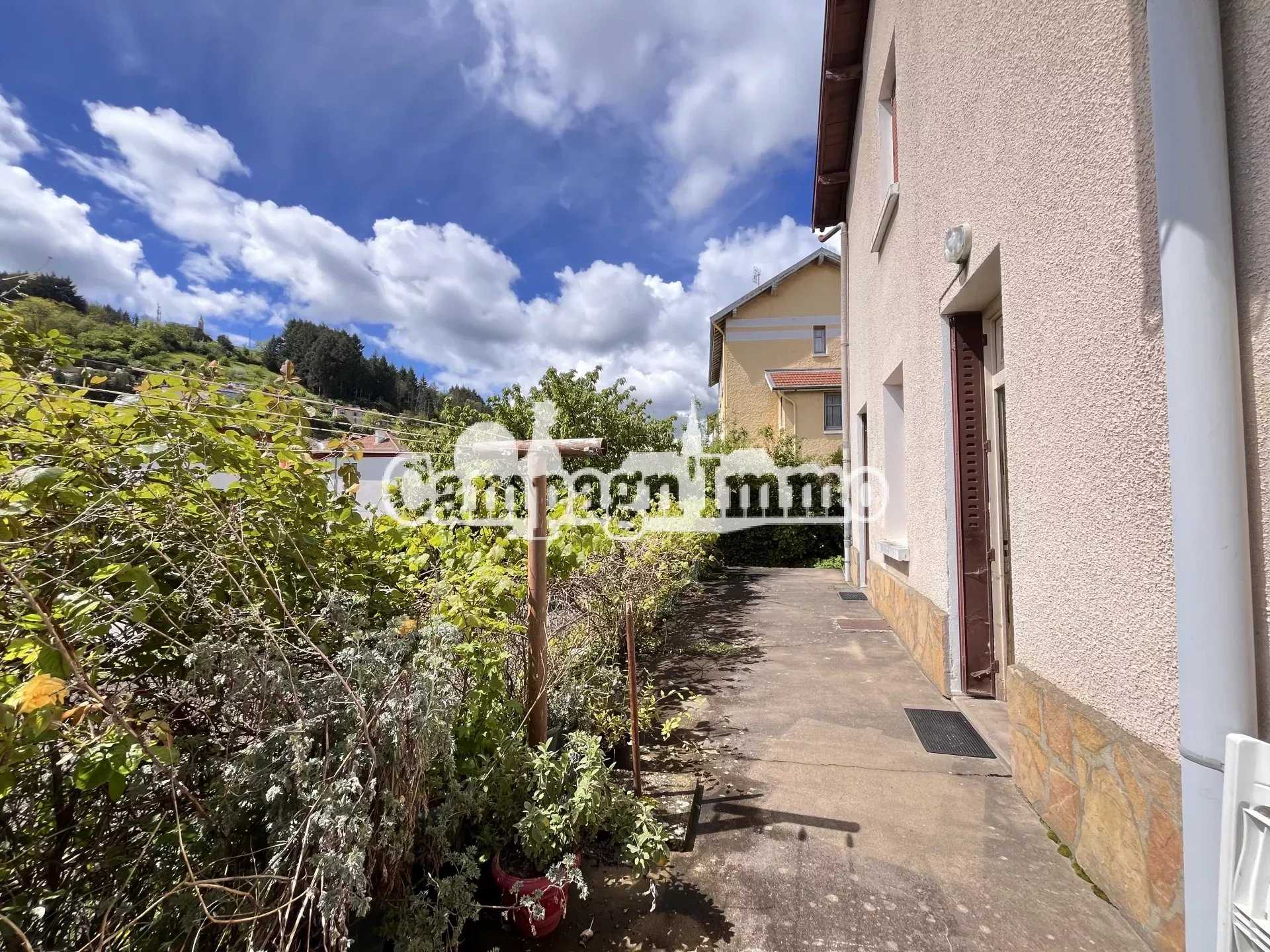 房子 在 Tarare, Auvergne-Rhone-Alpes 12642100