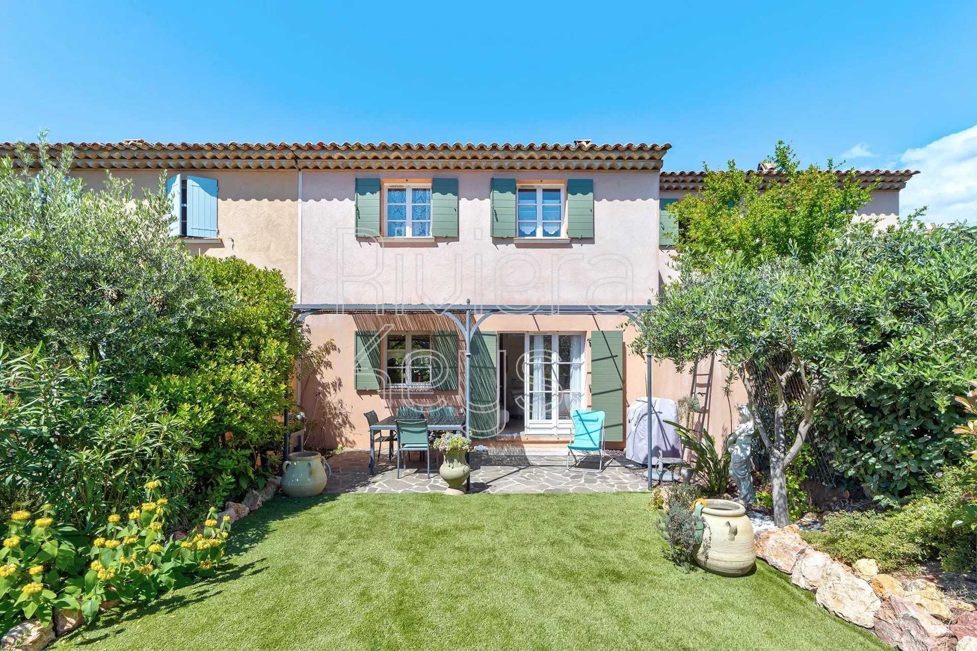 منازل متعددة في La Motte, Provence-Alpes-Cote d'Azur 12642144