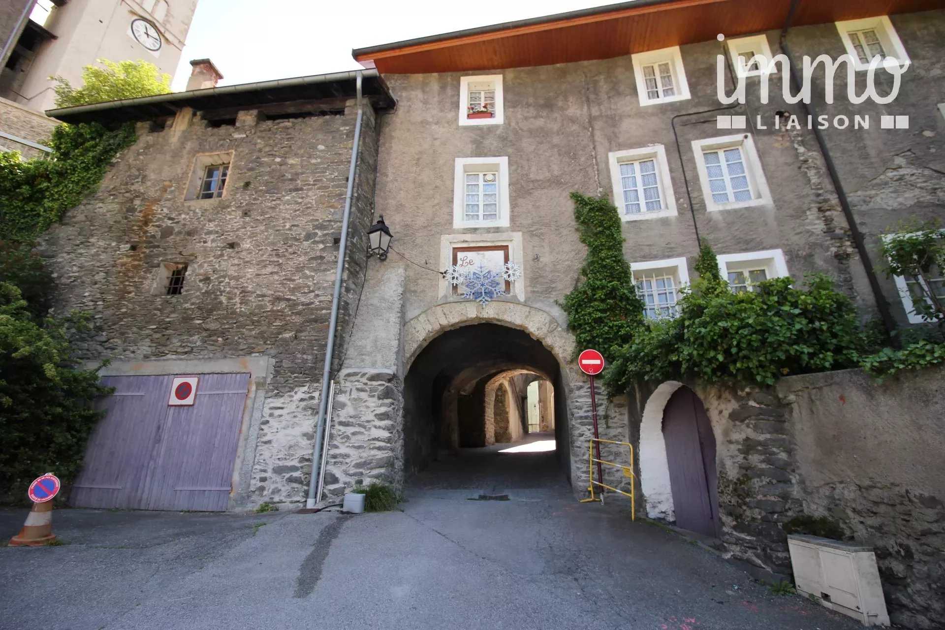 casa en Saint-Michel-de-Maurienne, Auvernia-Ródano-Alpes 12642152