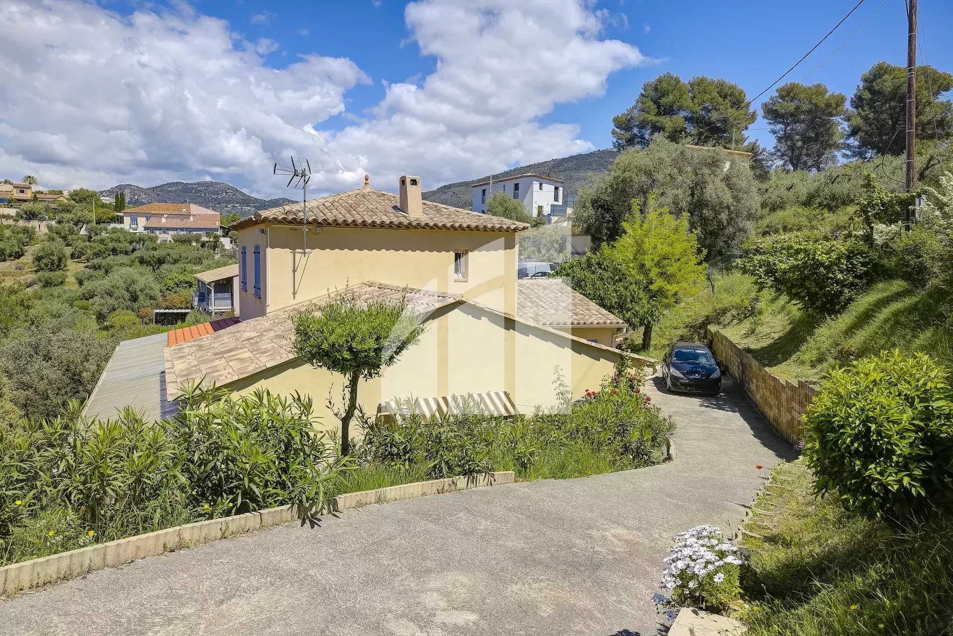 بيت في Colomars, Provence-Alpes-Cote d'Azur 12642895