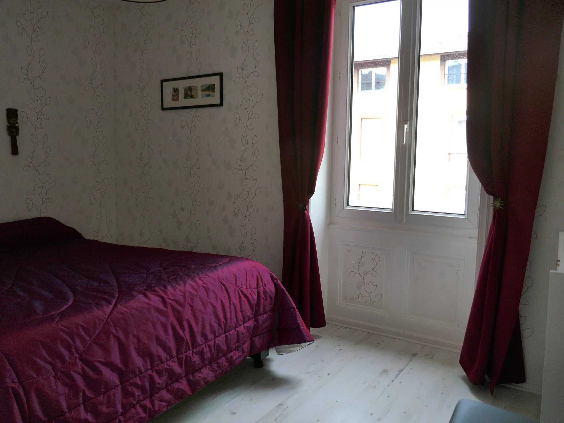 Condominium in Oyonnax, Auvergne-Rhone-Alpes 12642898