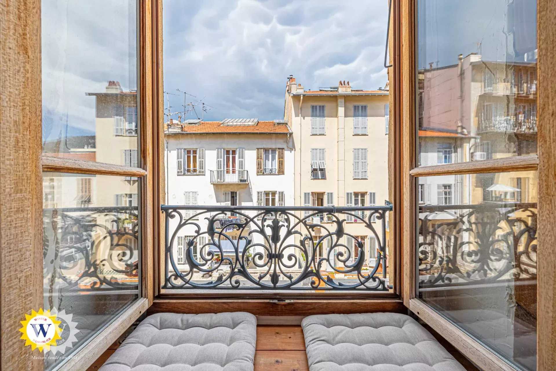 Condominium in Nice, Provence-Alpes-Cote d'Azur 12642917