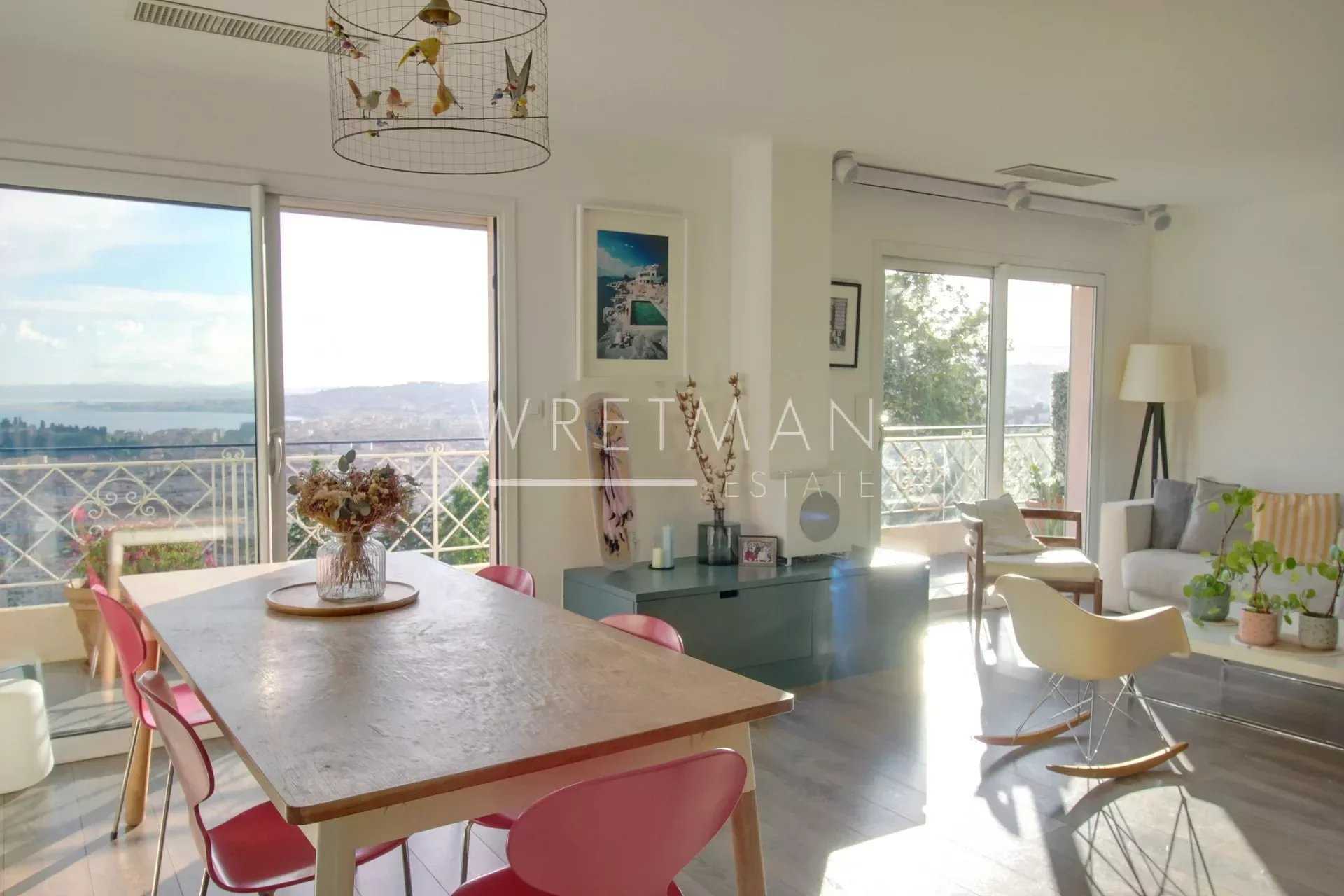 Condominium in Nice, Provence-Alpes-Cote d'Azur 12644046