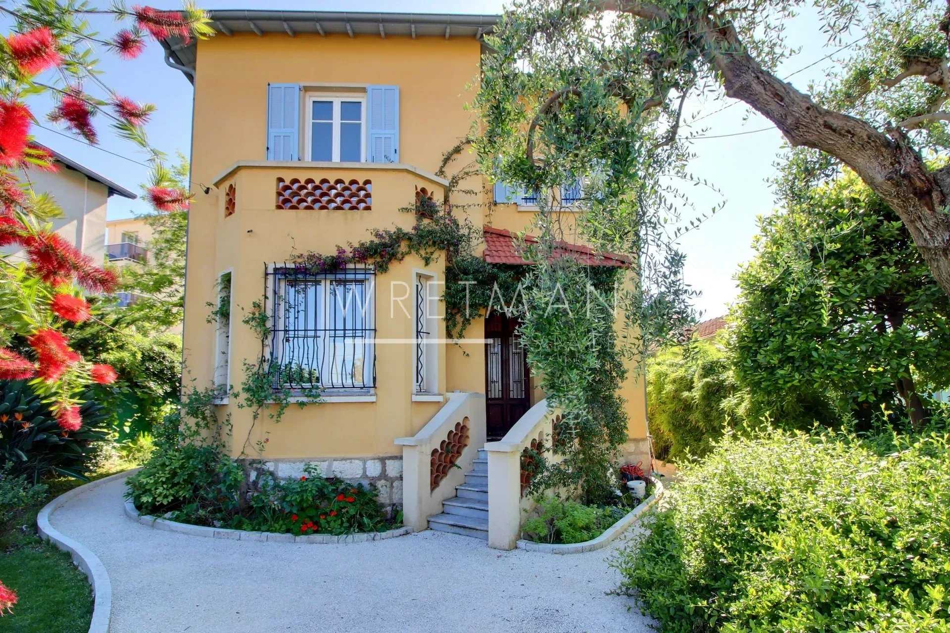 House in Antibes, Provence-Alpes-Cote d'Azur 12644054