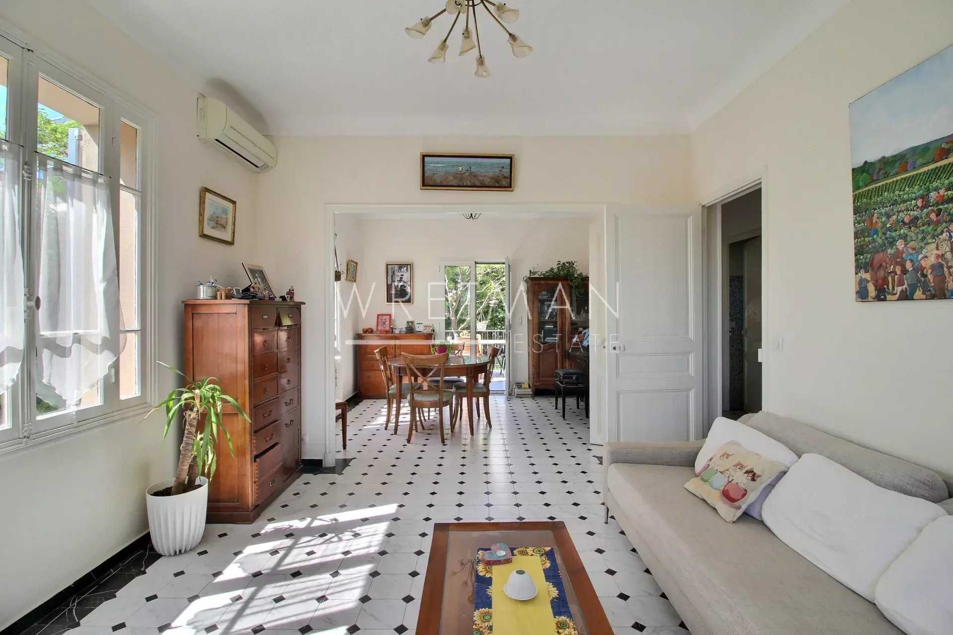 House in Antibes, Provence-Alpes-Cote d'Azur 12644054