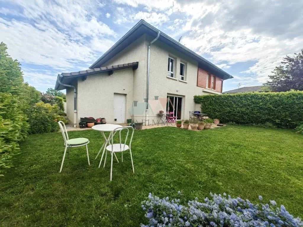 Flere huse i Thonon-les-Bains, Auvergne-Rhône-Alpes 12644091