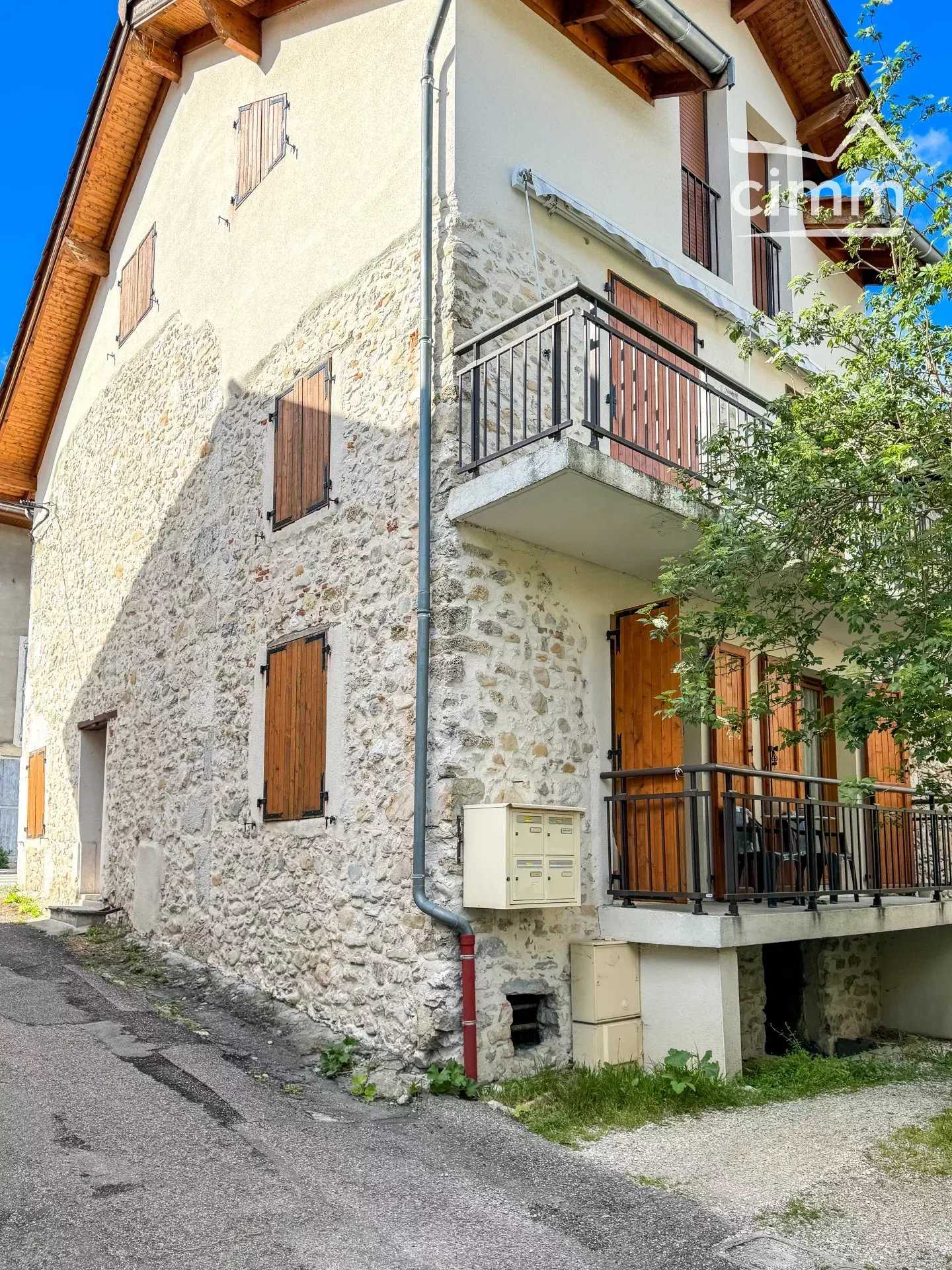 Condominio en El Touvet, Auvernia-Ródano-Alpes 12644106