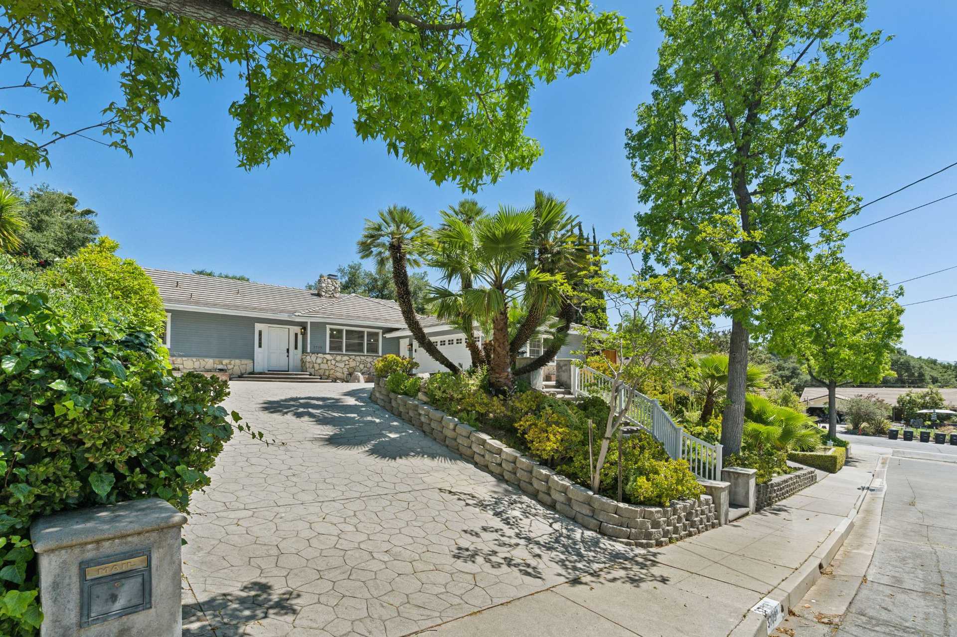 жилой дом в Glendale, California 12644390