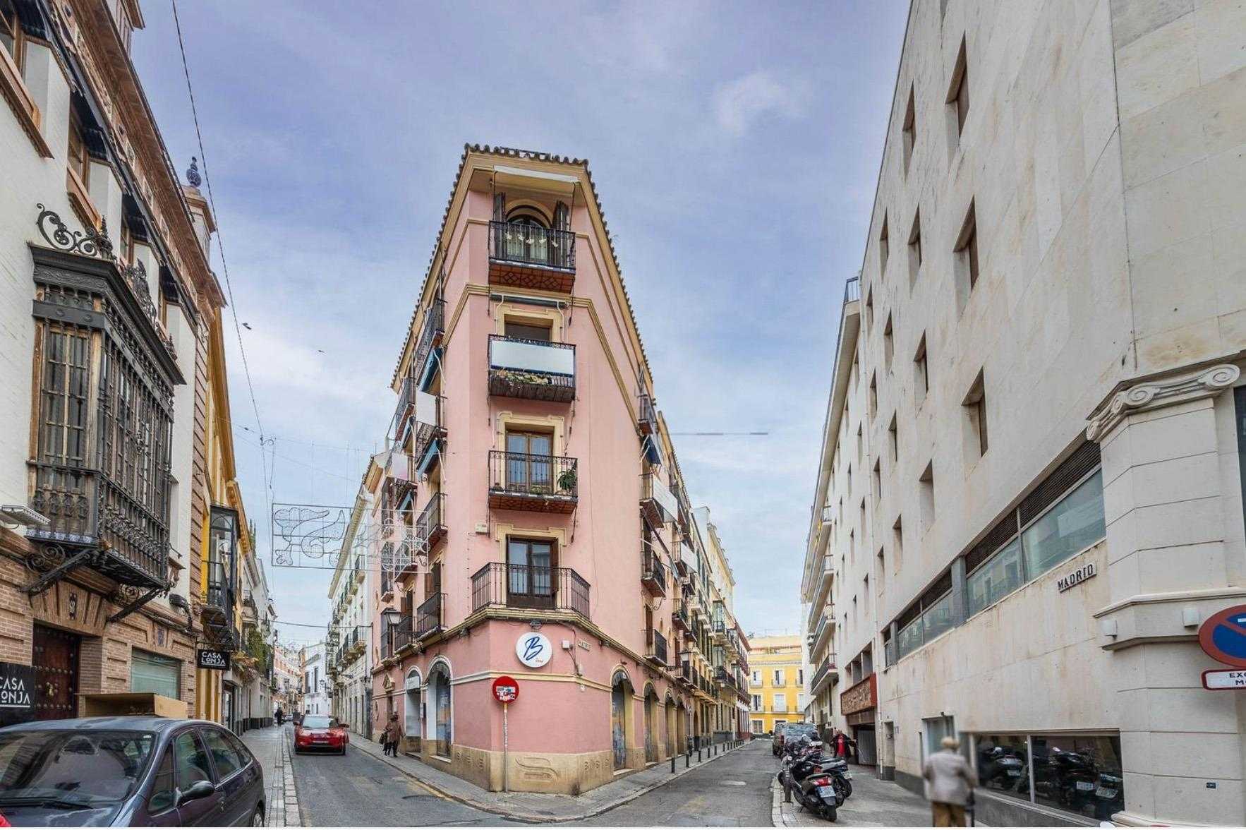 Condominium in Sevilla, Andalusia 12644392
