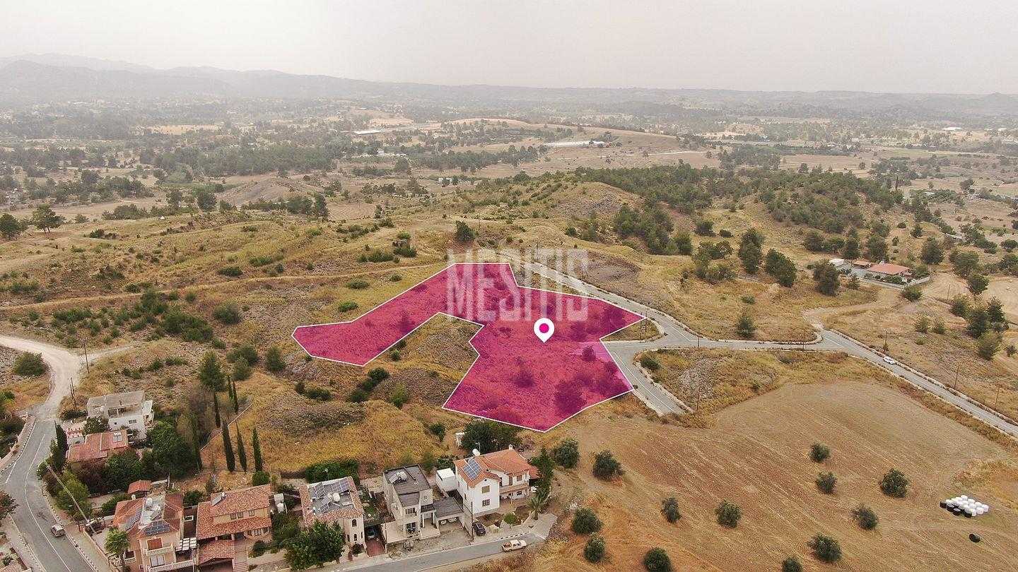 Tanah dalam Pera Chorio, Lefkosia 12644459