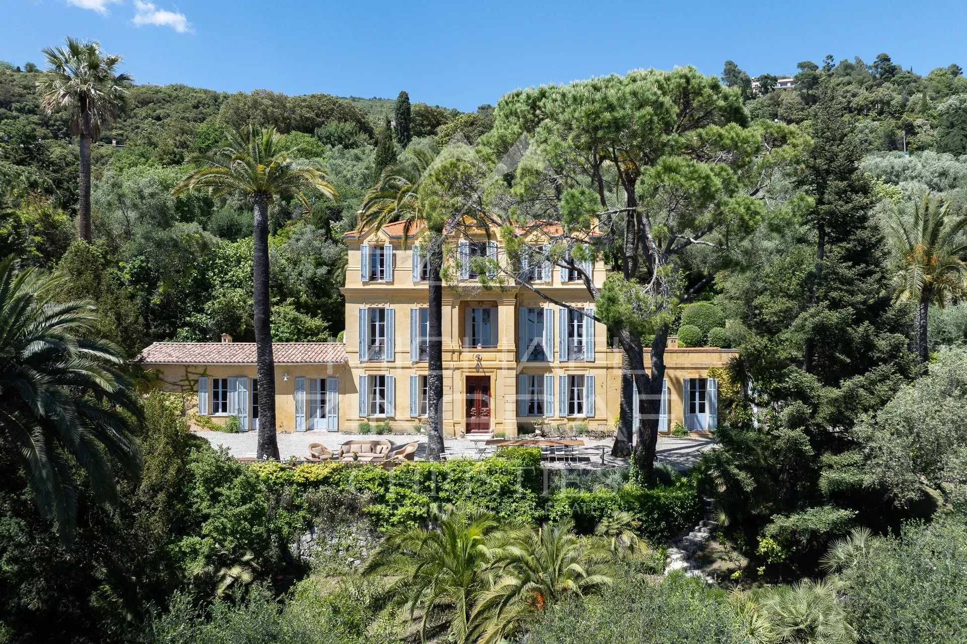 Hus i Grasse, Provence-Alpes-Cote d'Azur 12644944