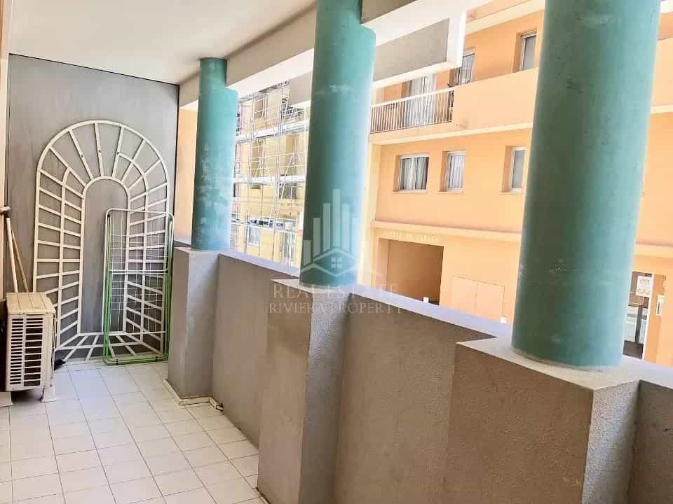 Condominium dans Beausoleil, Provence-Alpes-Côte d'Azur 12645034