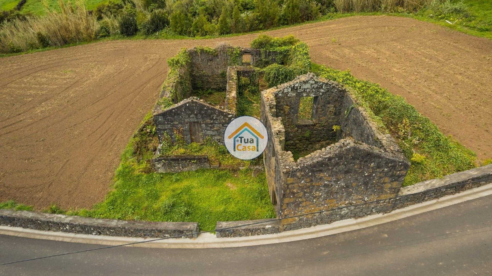 Hus i Calheta, Azorerne 12645303