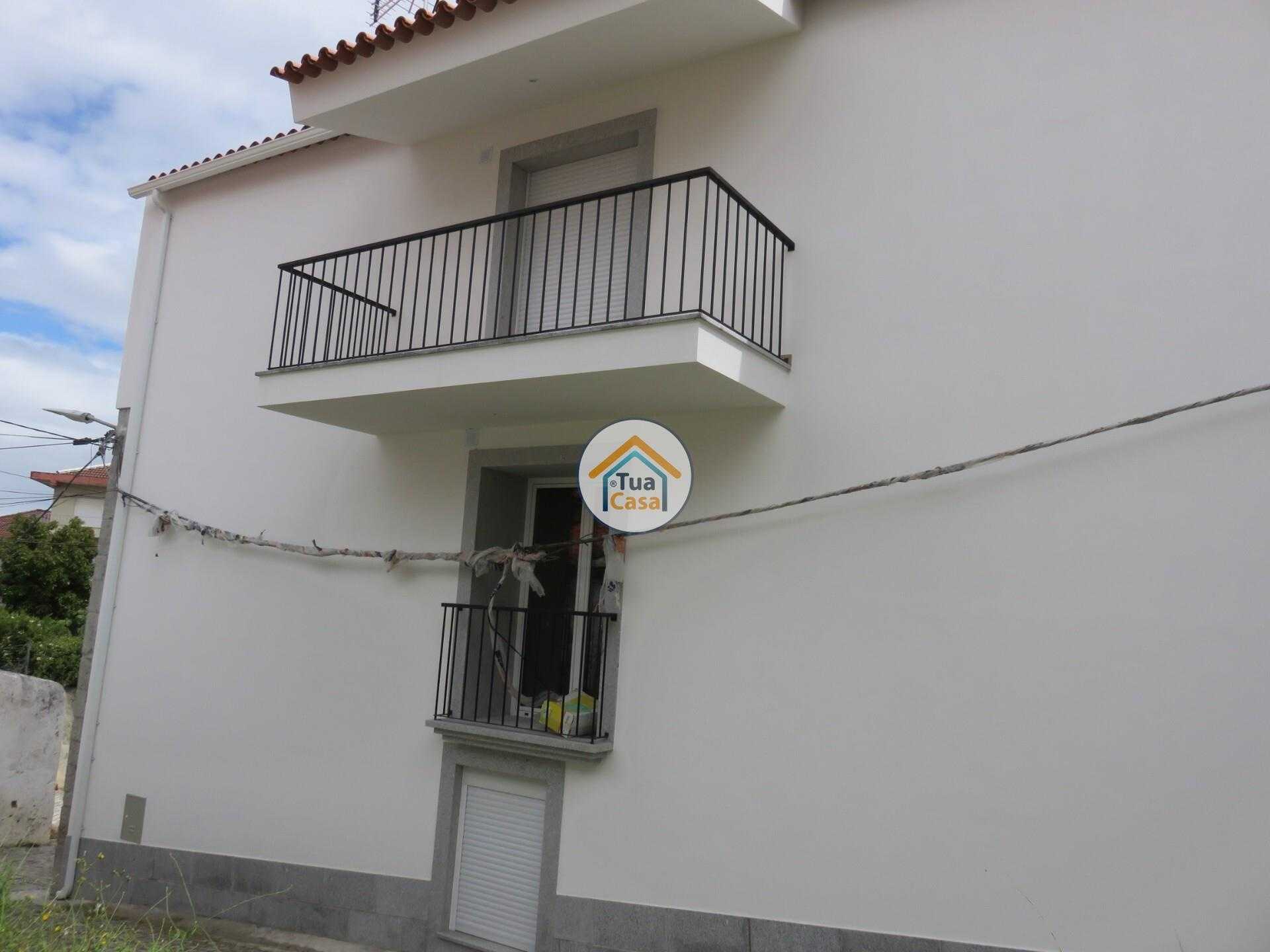 عمارات في Donas, Castelo Branco 12645309