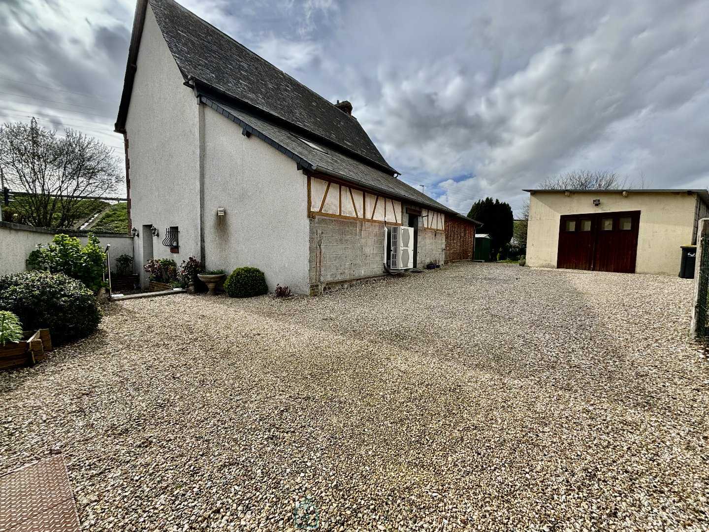 房子 在 Saint-Jean-du-Cardonnay, Normandy 12645497