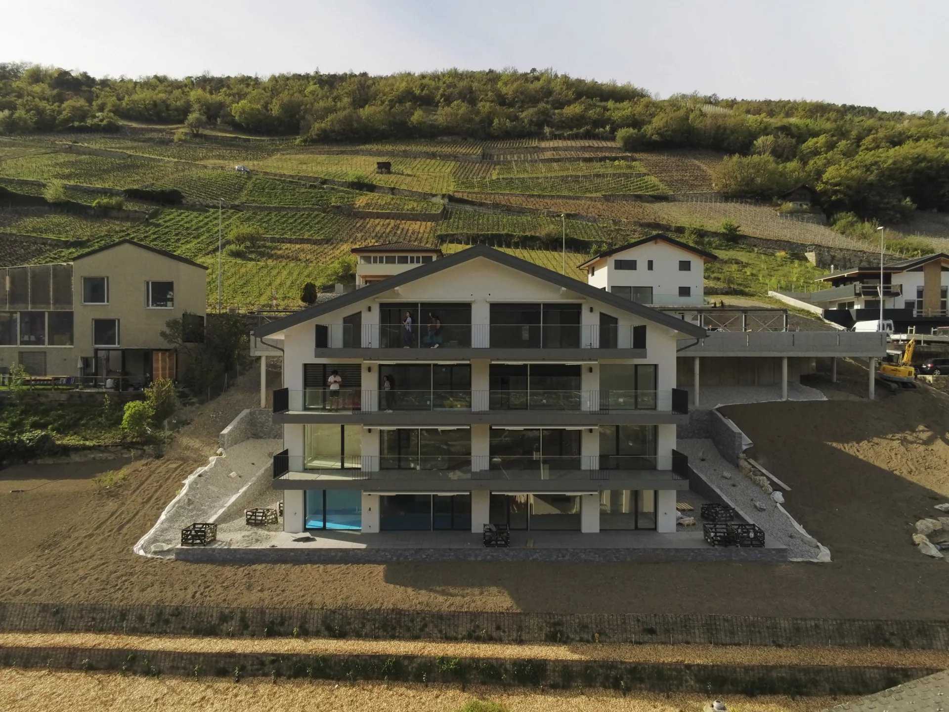 Condominium in Corin-de-la-Crete, Valais 12645740