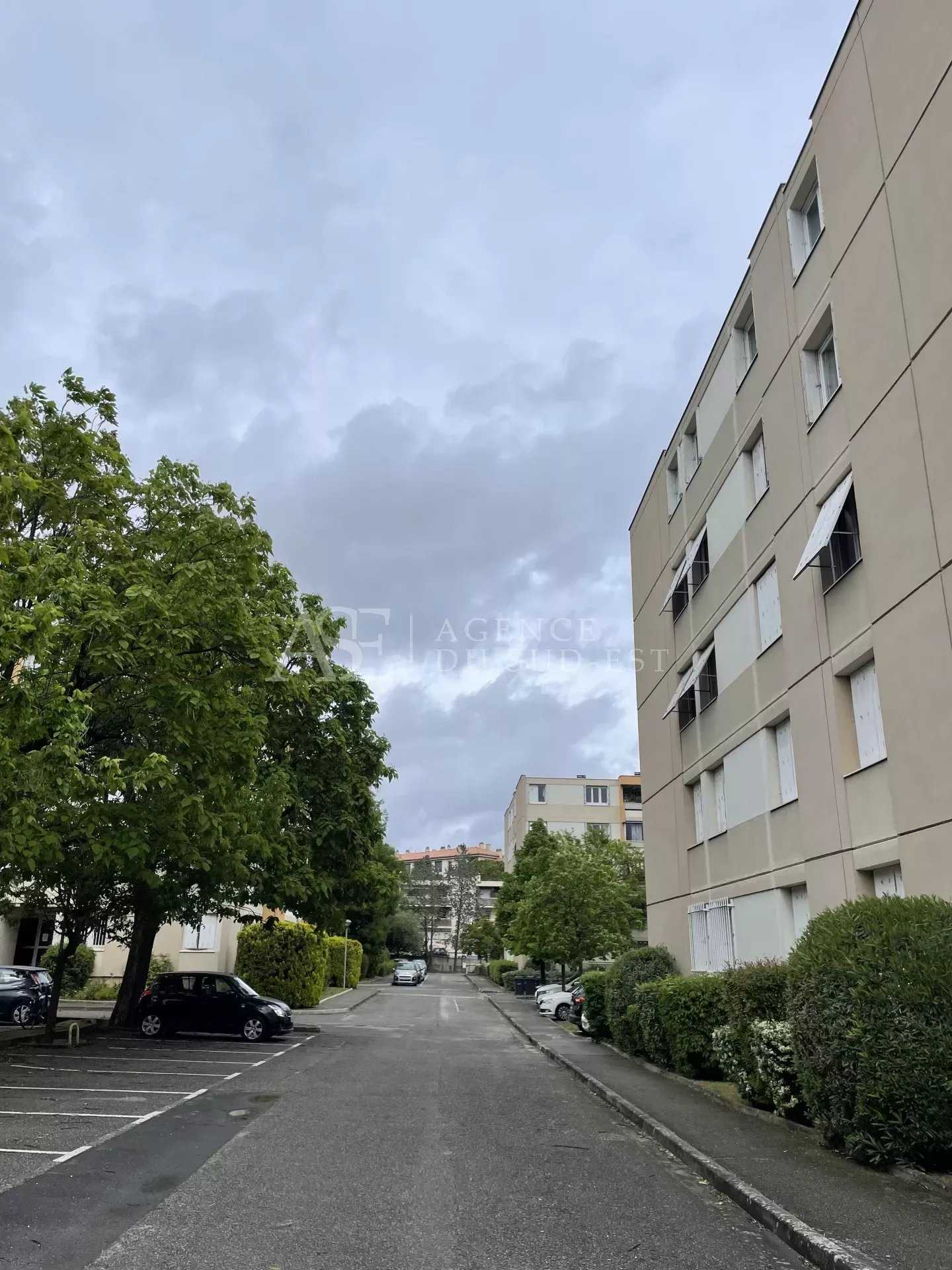 Kondominium w Aix-en-Provence, Bouches-du-Rhône 12645765