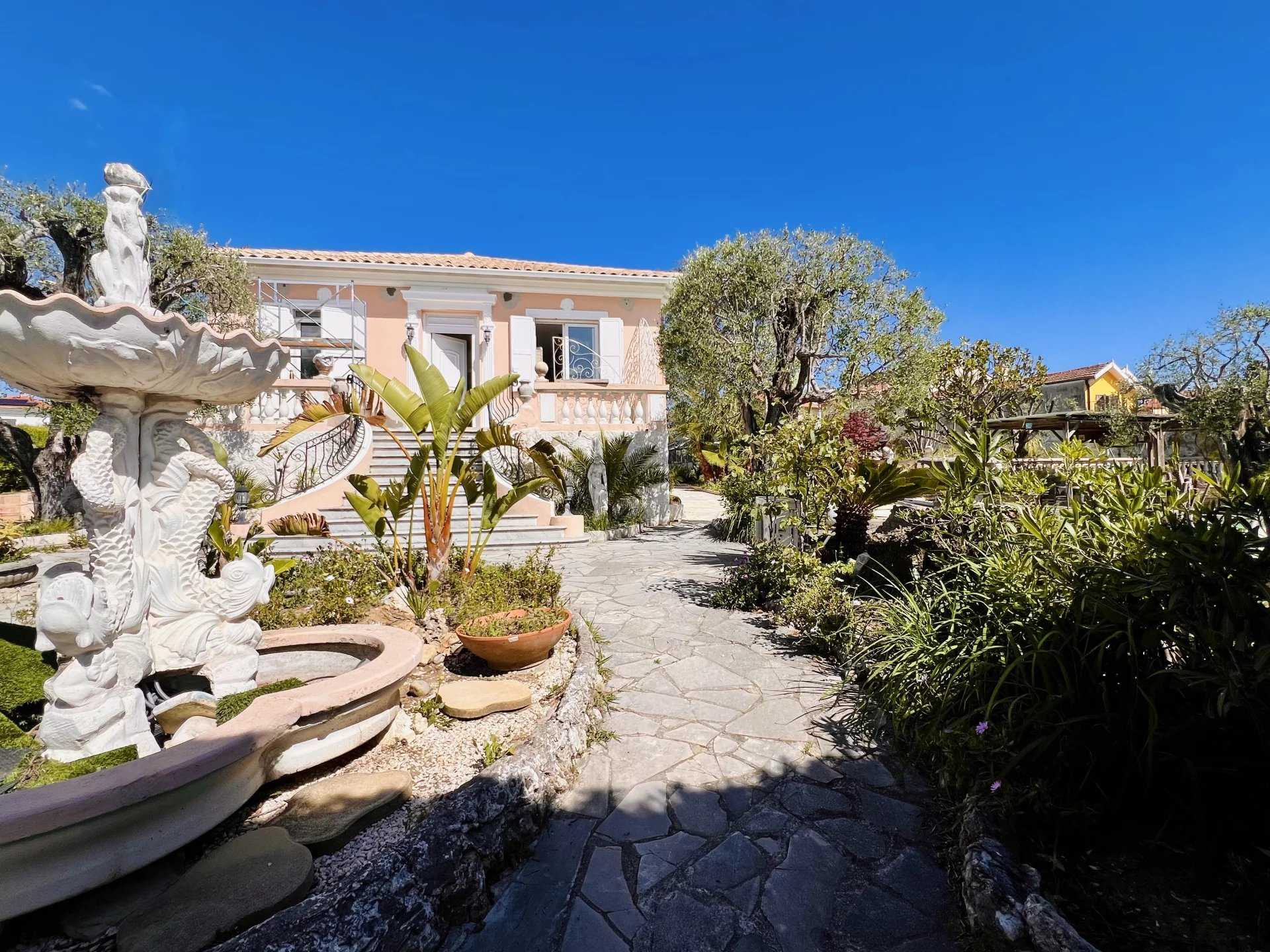 Rumah di Cagnes-sur-Mer, Provence-Alpes-Cote d'Azur 12645772