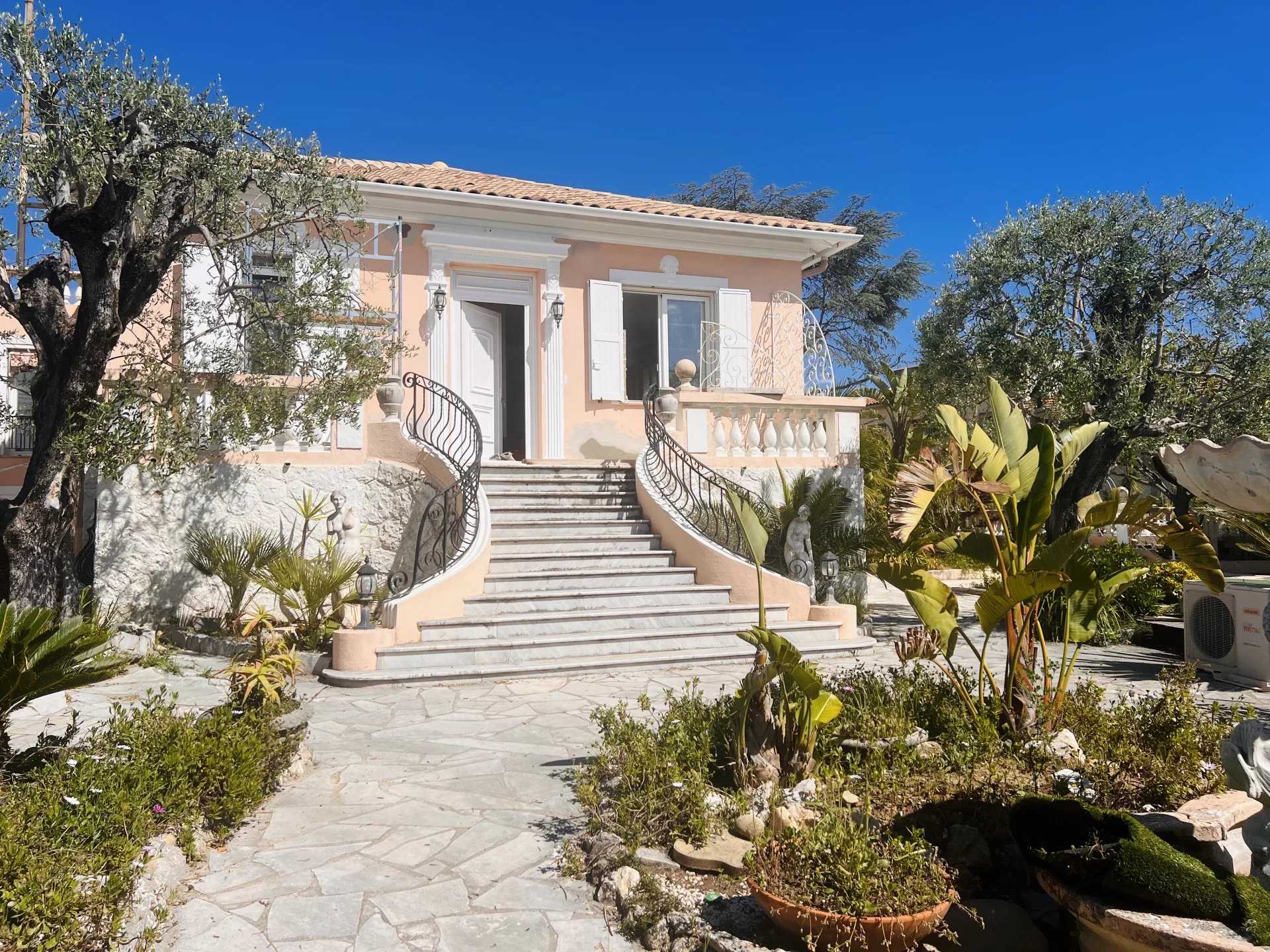 Rumah di Cagnes-sur-Mer, Provence-Alpes-Cote d'Azur 12645772