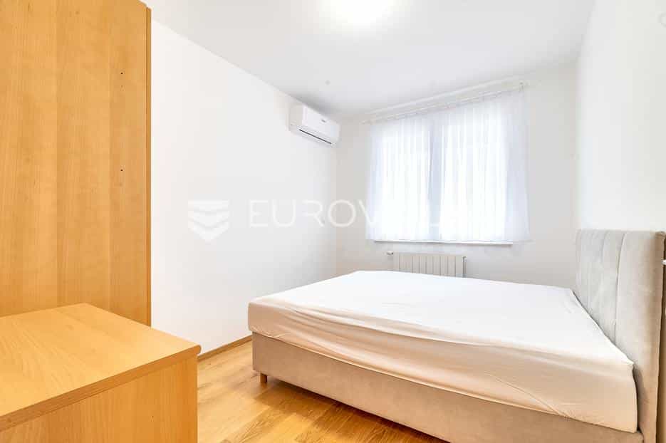Condominium dans Brestje, Zagreb, Grad 12646613