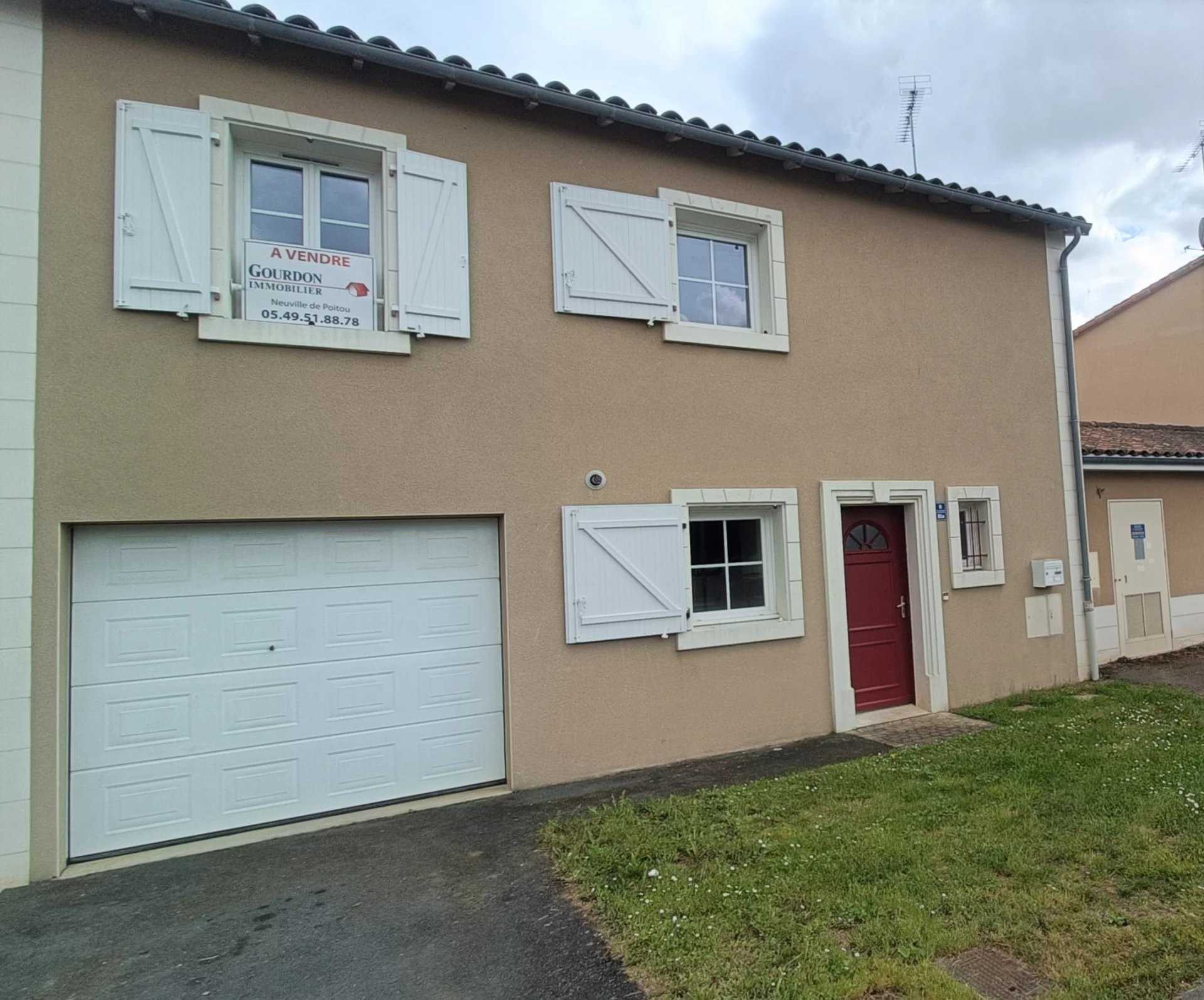 casa en Neuville-de-Poitou, Nueva Aquitania 12647229