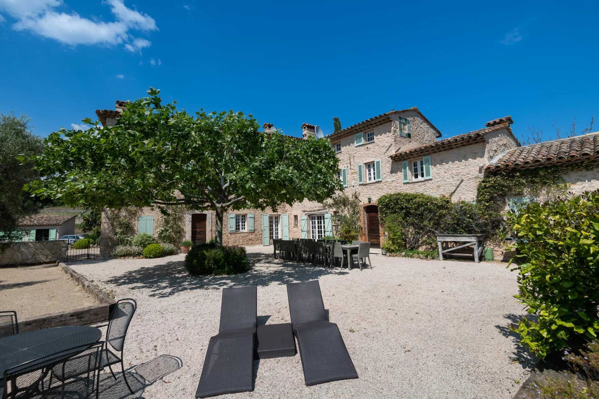 Hus i Grasse, Provence-Alpes-Cote d'Azur 12647266