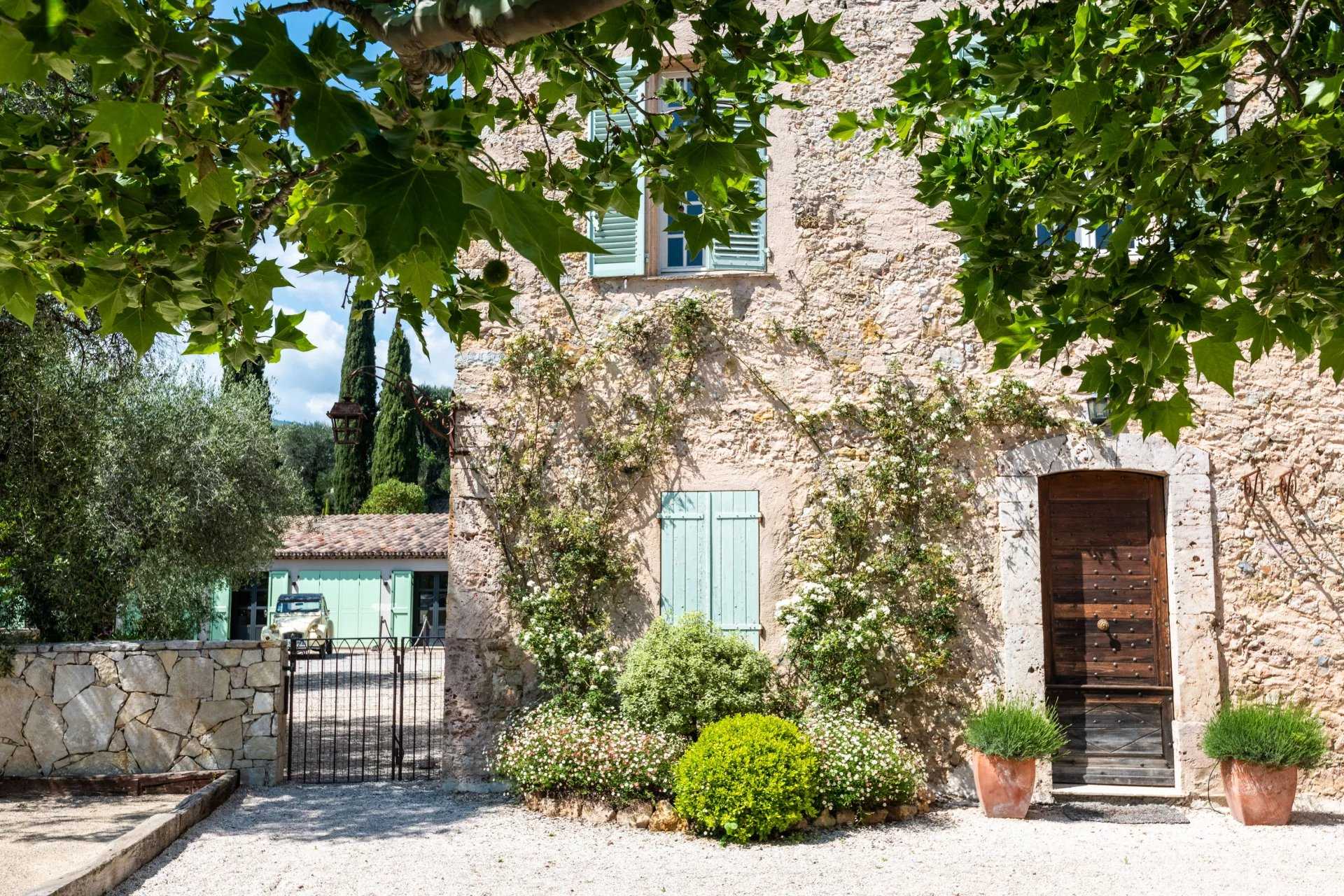 Huis in Grasse, Provence-Alpes-Côte d'Azur 12647266