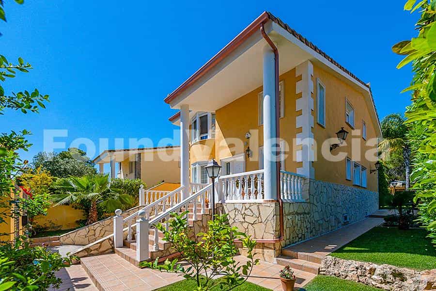 House in La Eliana, Valencia 12647312