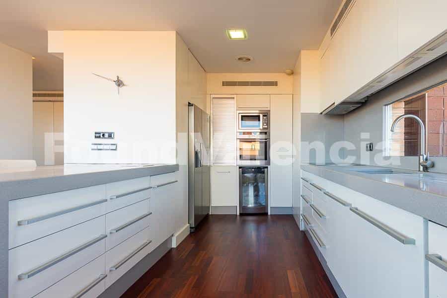 公寓 在 València, Comunidad Valenciana 12647418
