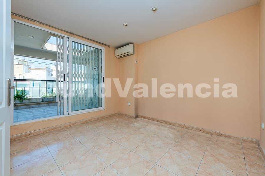 Condominium in Valencia, Valencia 12647432