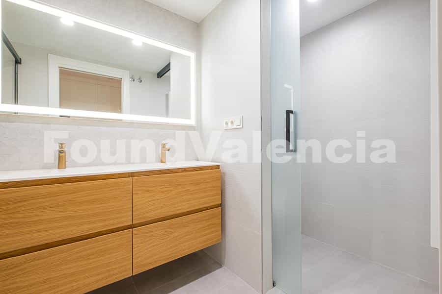 Condominium dans València, Comunidad Valenciana 12647460