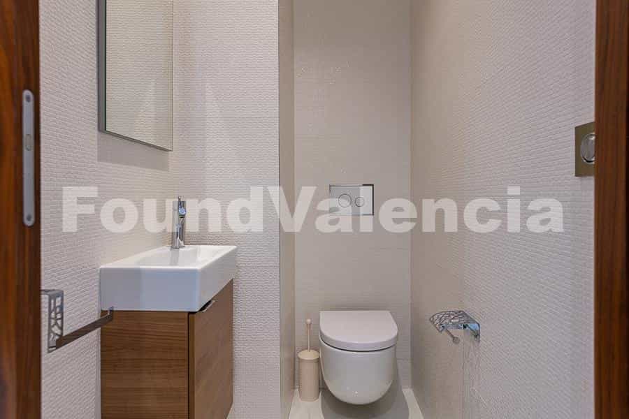 Condominium in Valencia, Valencia 12647474