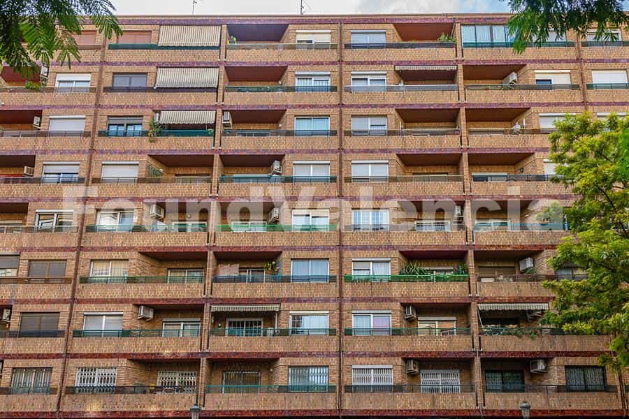 Condominium in Valencia, Valencia 12647492