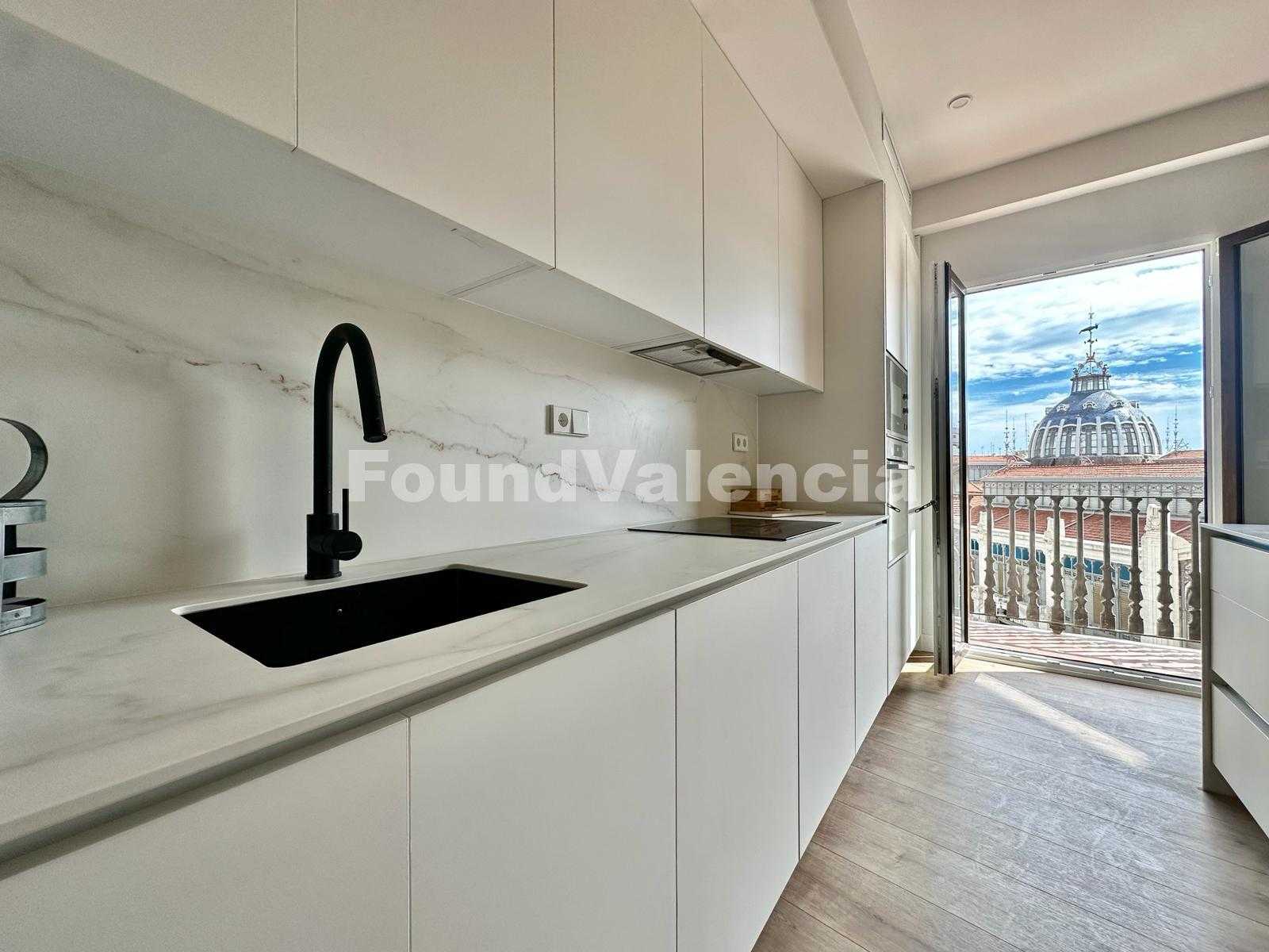 Condominium in Valencia, Valencia 12647500