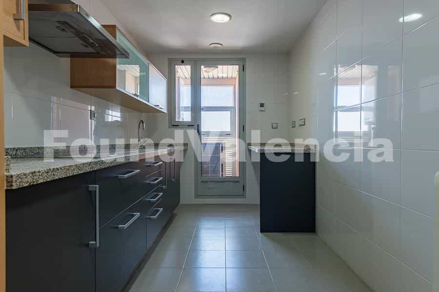 Condominium in Valencia, Valencia 12647505