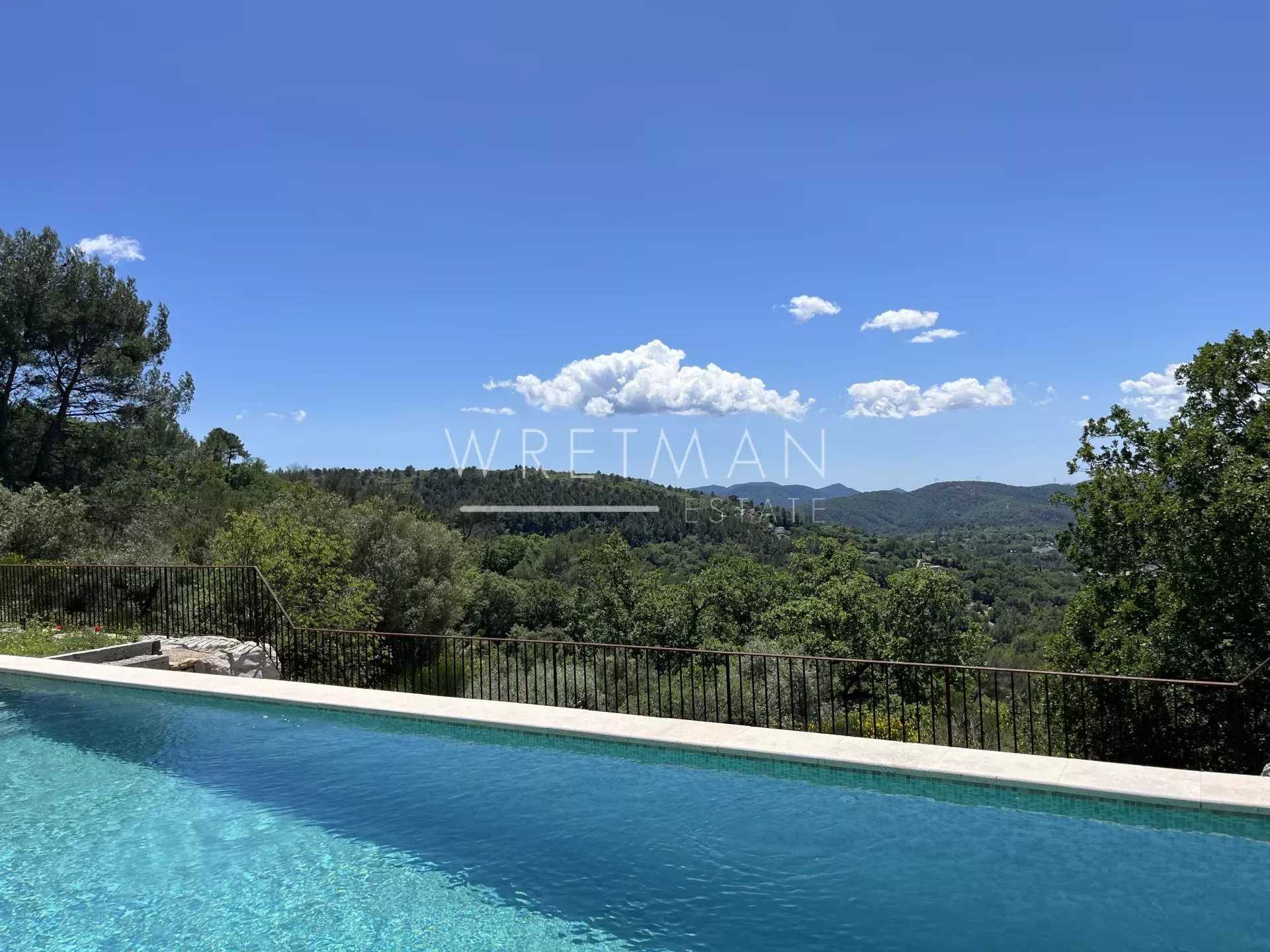 Talo sisään Montauroux, Provence-Alpes-Cote d'Azur 12648429