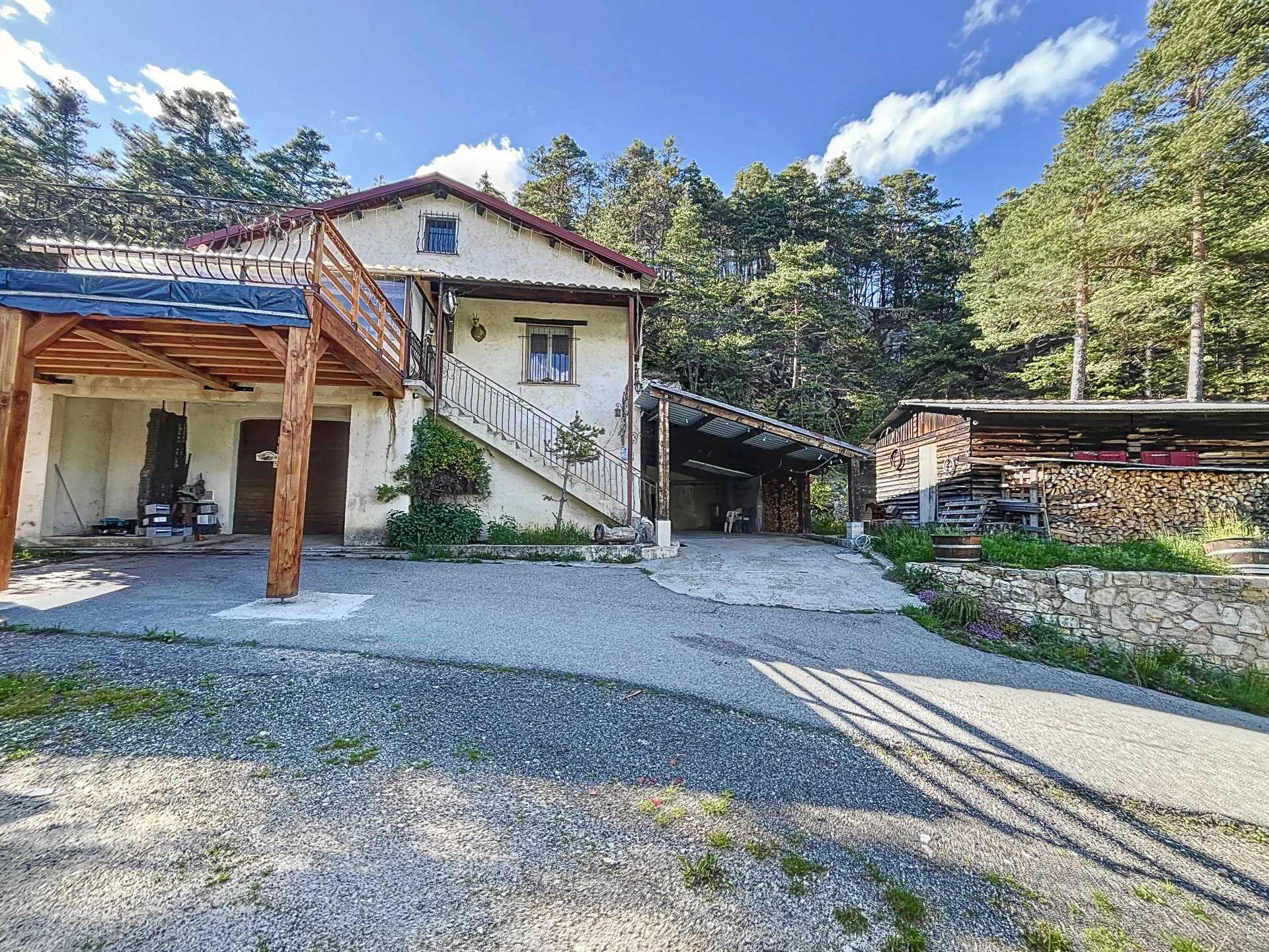 Rumah di Brianconnet, Provence-Alpes-Cote d'Azur 12648480