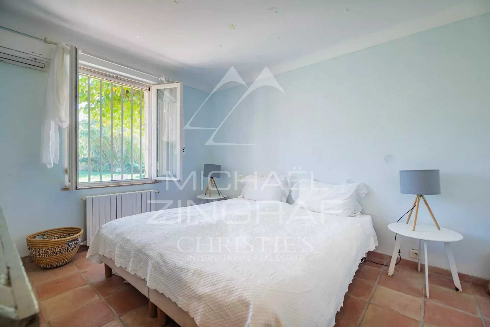 Rumah di Saint-Tropez, Provence-Alpes-Cote d'Azur 12648585