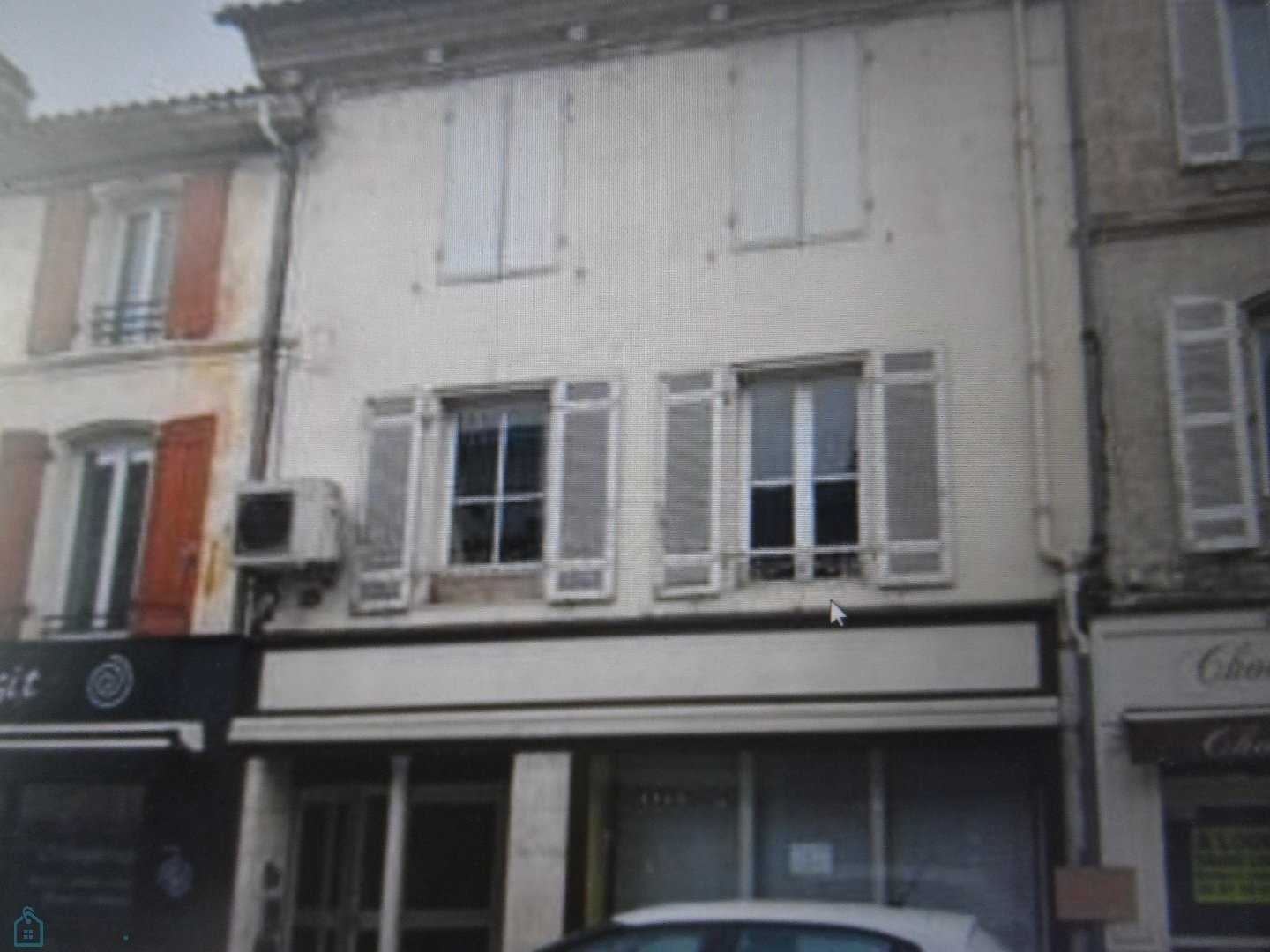 Kommerciel i Ribérac, Nouvelle-Aquitaine 12648895