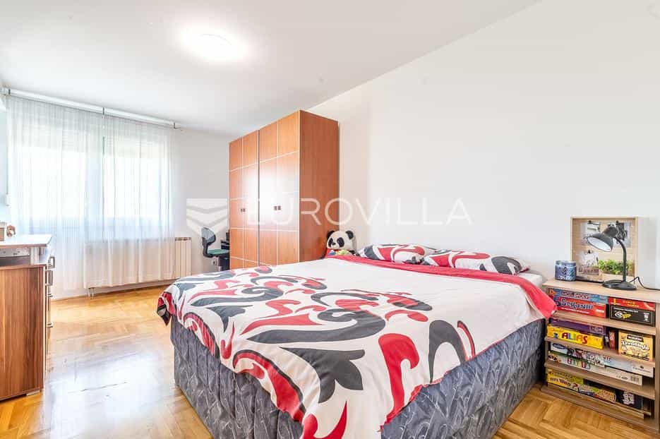 Condominium in Jankomir, Zagreb, Grad 12649170