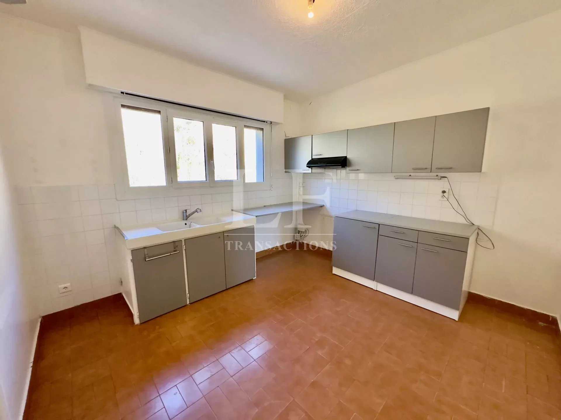 Condominium in Greolieres, Provence-Alpes-Cote d'Azur 12649249