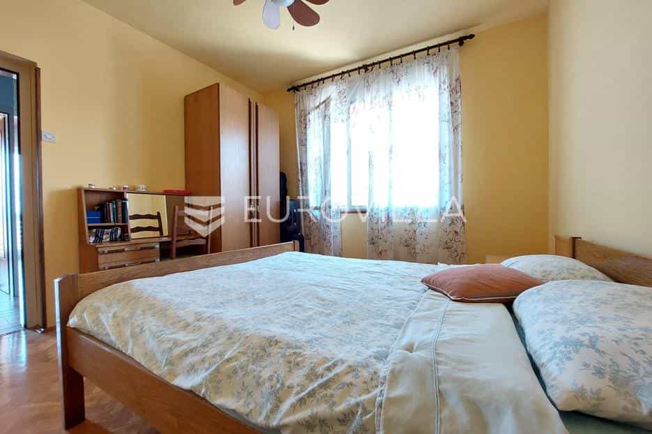 公寓 在 Pula, Istarska županija 12650380