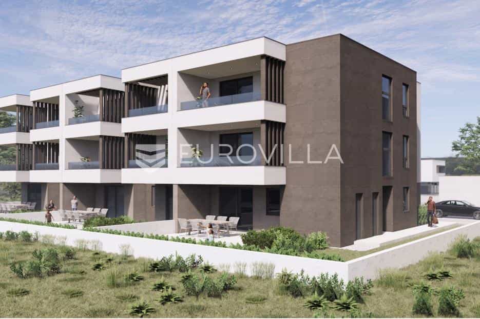 Condominium dans Pula, Istarska županija 12650384