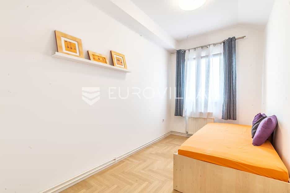 Condominium in Zagreb,  12650390