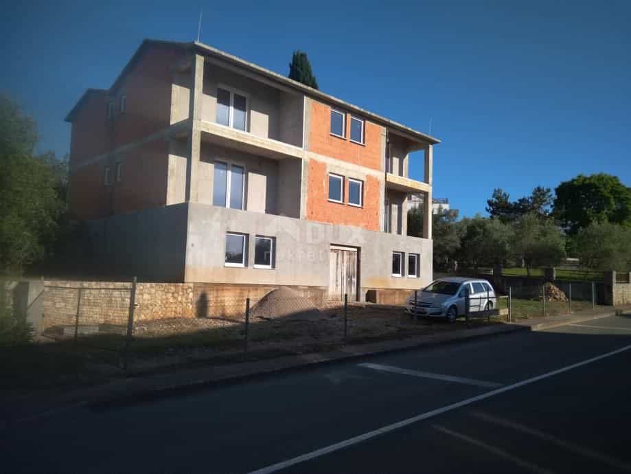 House in Bogovići, Malinska-Dubašnica, Primorje-Gorski Kotar County 12651422