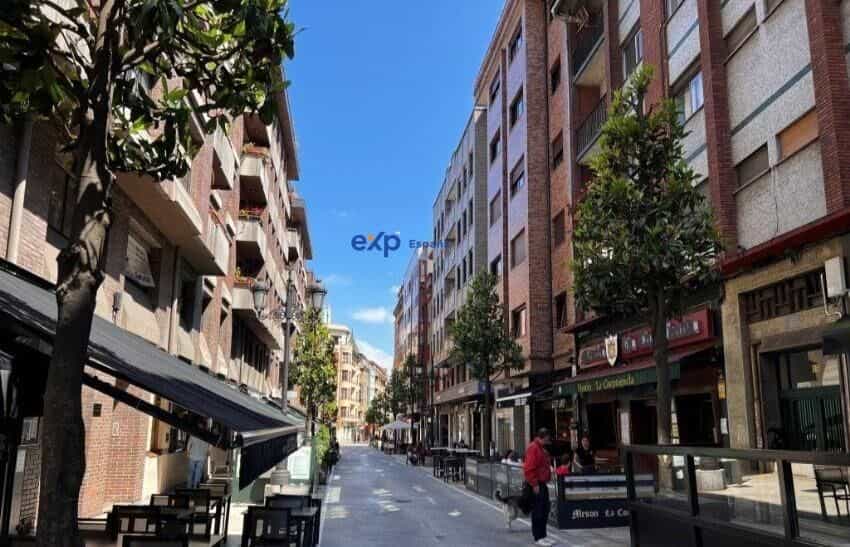 Condominium in Oviedo, Asturias 12651981